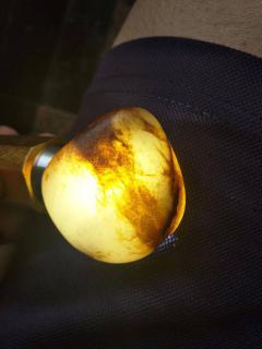 什么样的和田玉籽料原石适合原石佩戴或包金佩戴呢